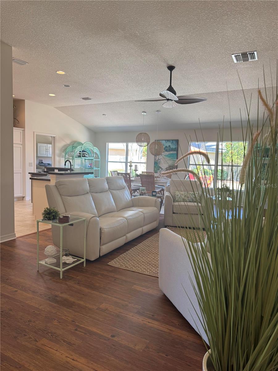 Image 4 of 22 For 1883 Loadstar Avenue