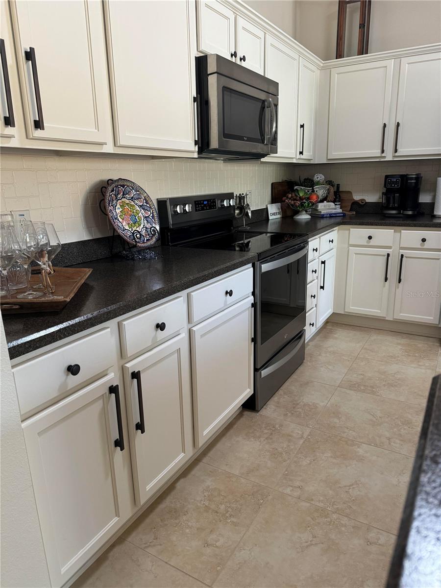 Image 8 of 22 For 1883 Loadstar Avenue