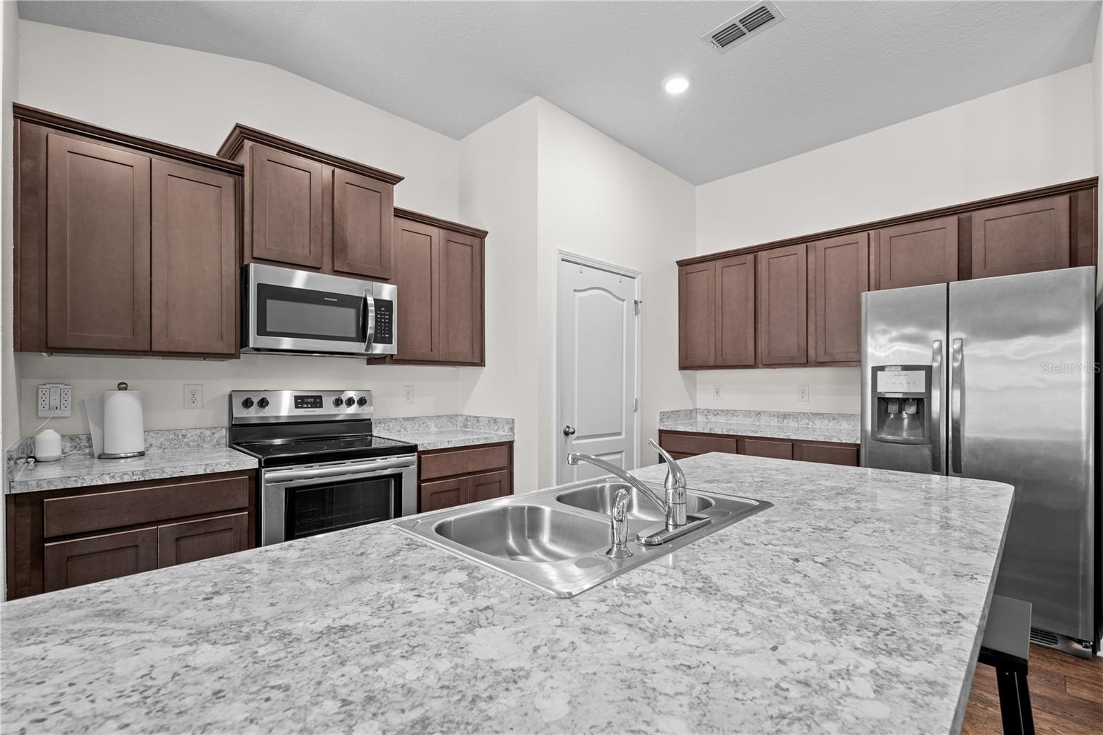 Image 19 of 46 For 2878 Buck Creek Place