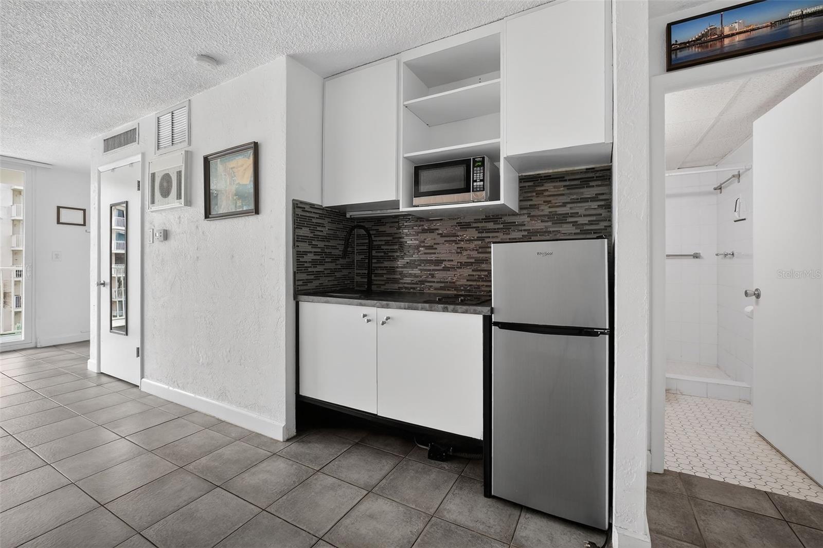 Image 12 of 41 For 2727 Atlantic Avenue 3170