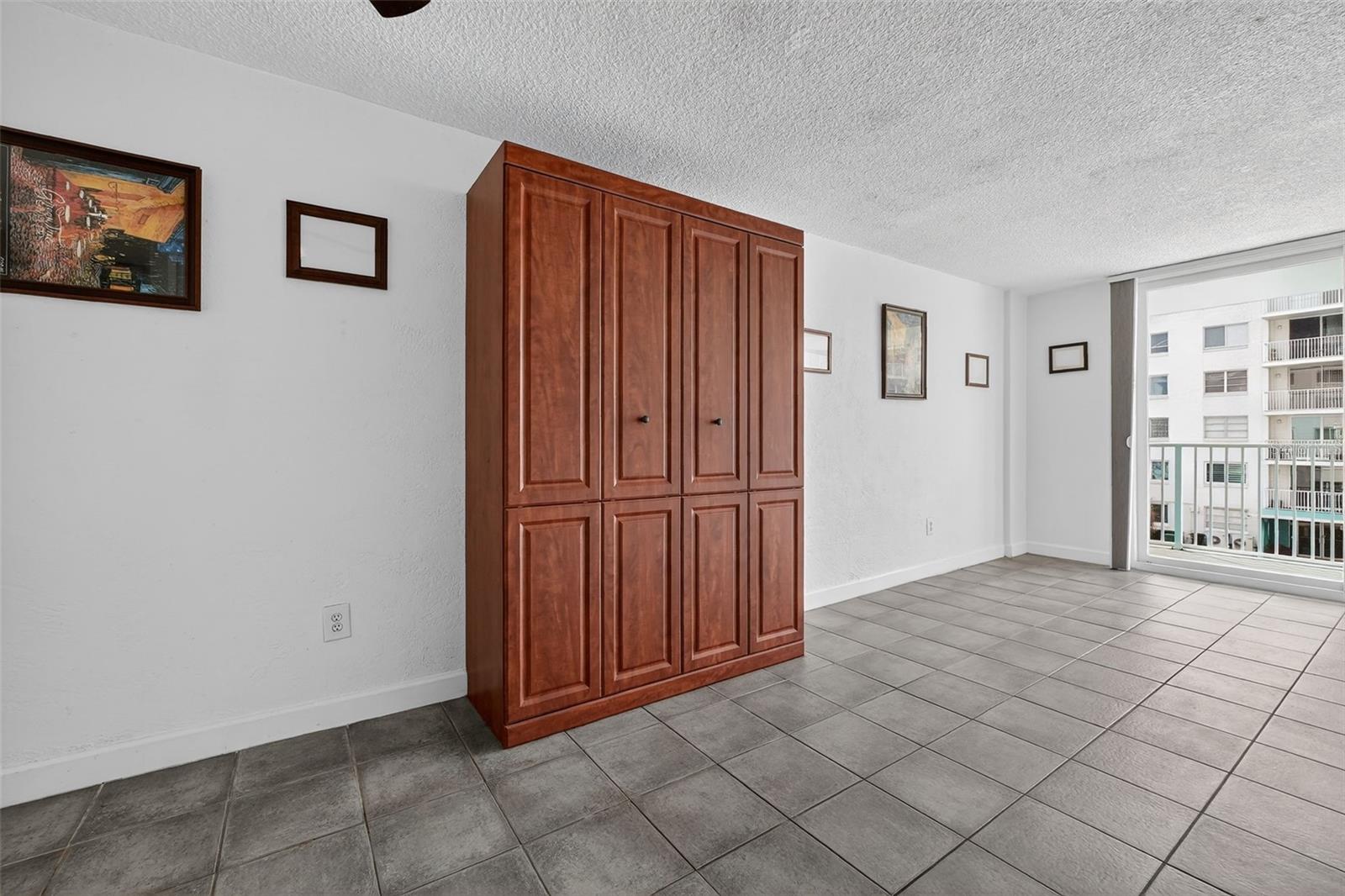 Image 15 of 41 For 2727 Atlantic Avenue 3170