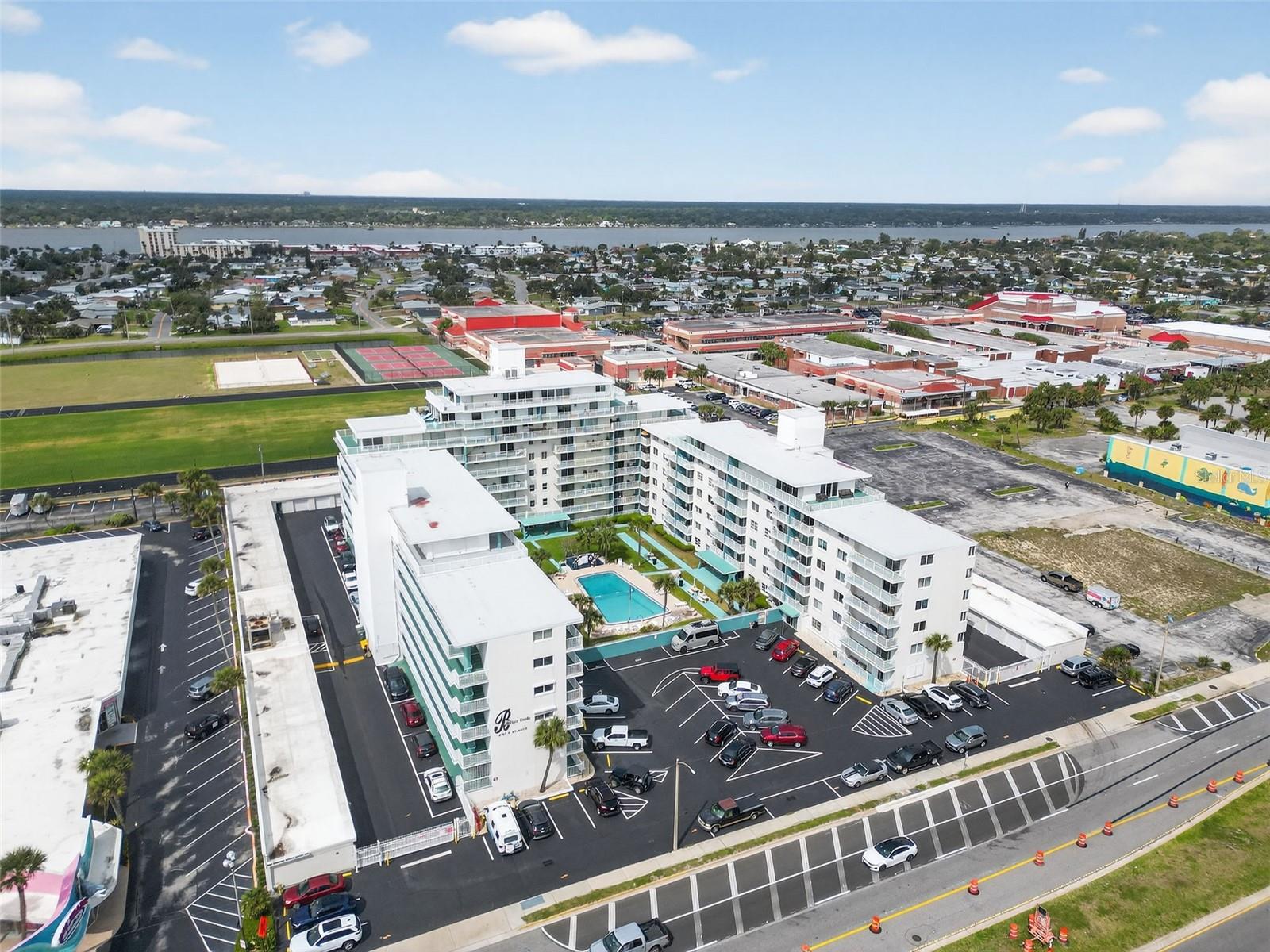 Image 3 of 41 For 2727 Atlantic Avenue 3170