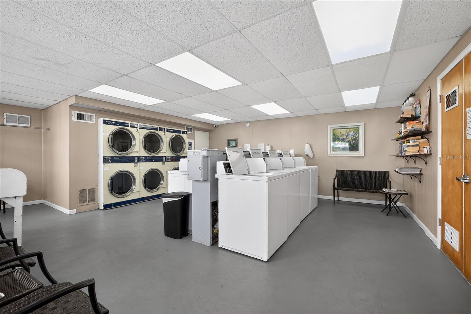 Image 30 of 41 For 2727 Atlantic Avenue 3170