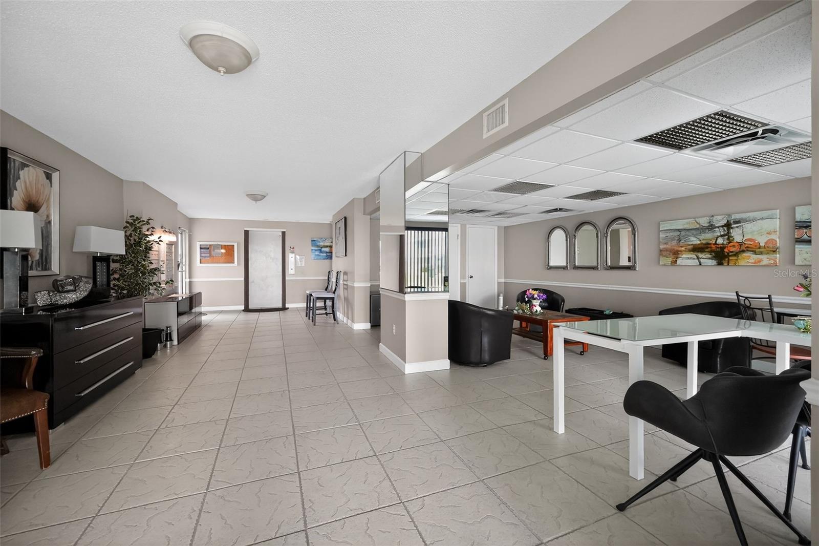 Image 31 of 41 For 2727 Atlantic Avenue 3170