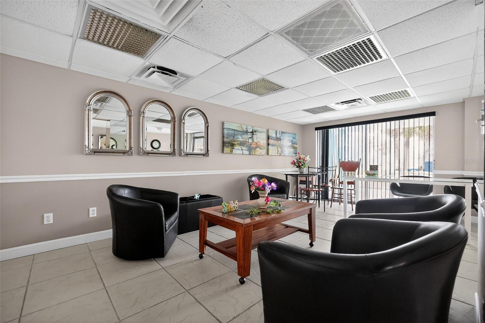 Image 32 of 41 For 2727 Atlantic Avenue 3170