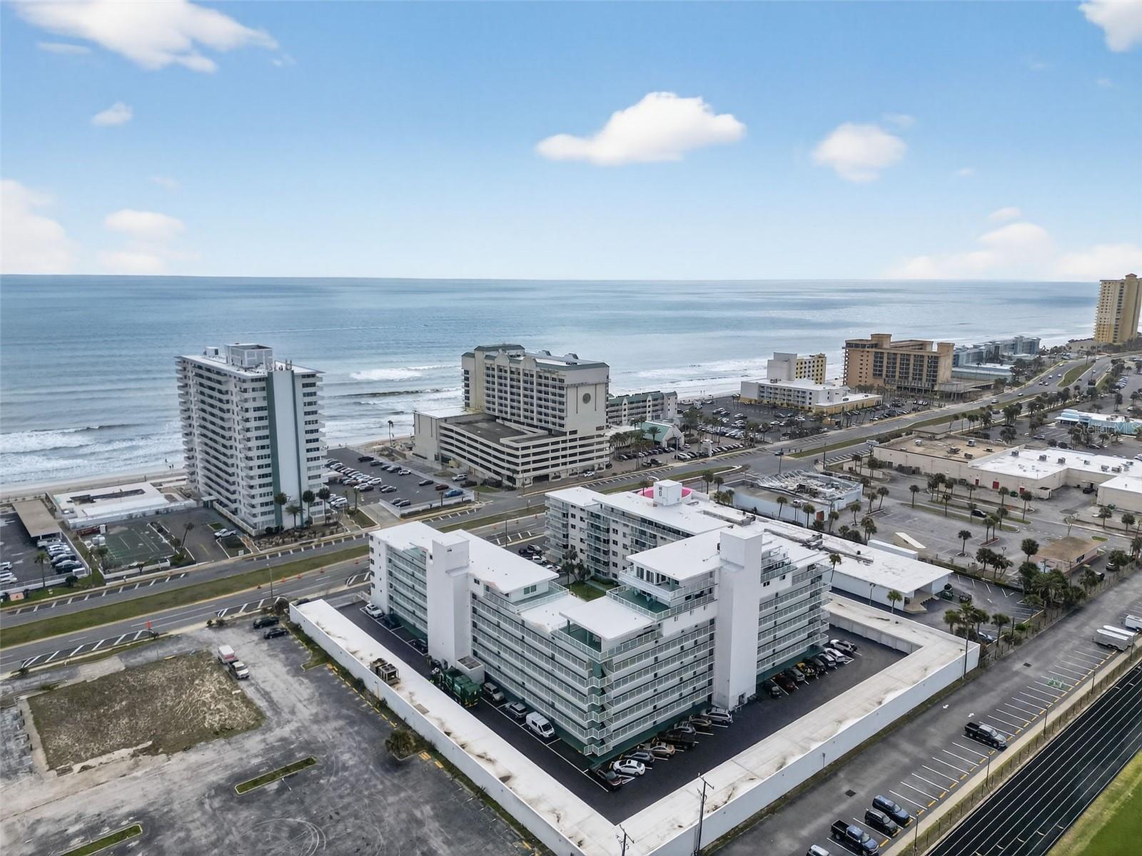 Image 6 of 41 For 2727 Atlantic Avenue 3170