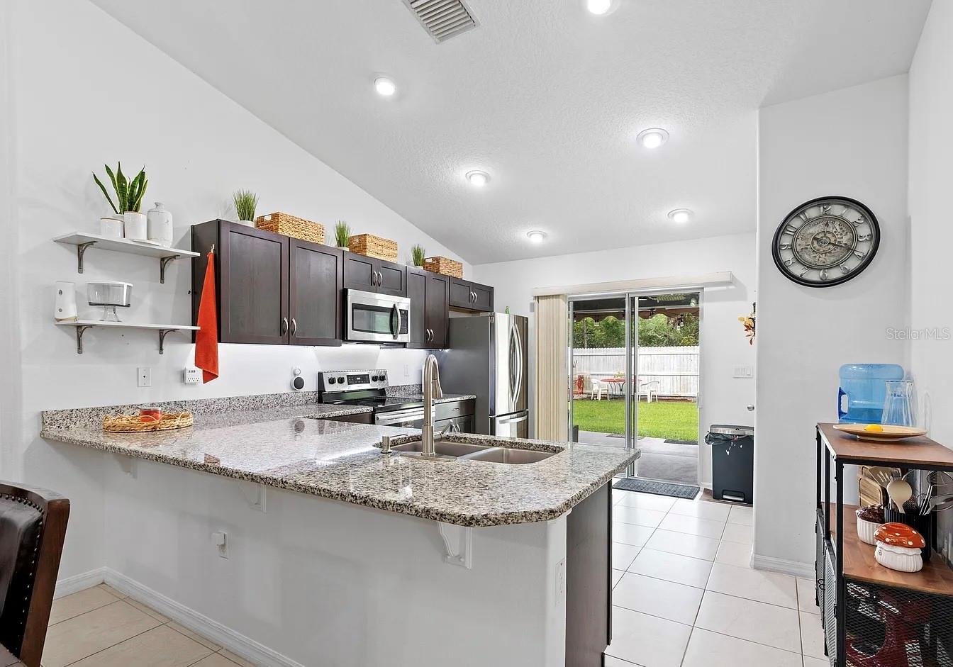 Image 4 of 17 For 84 Buttonworth Drive