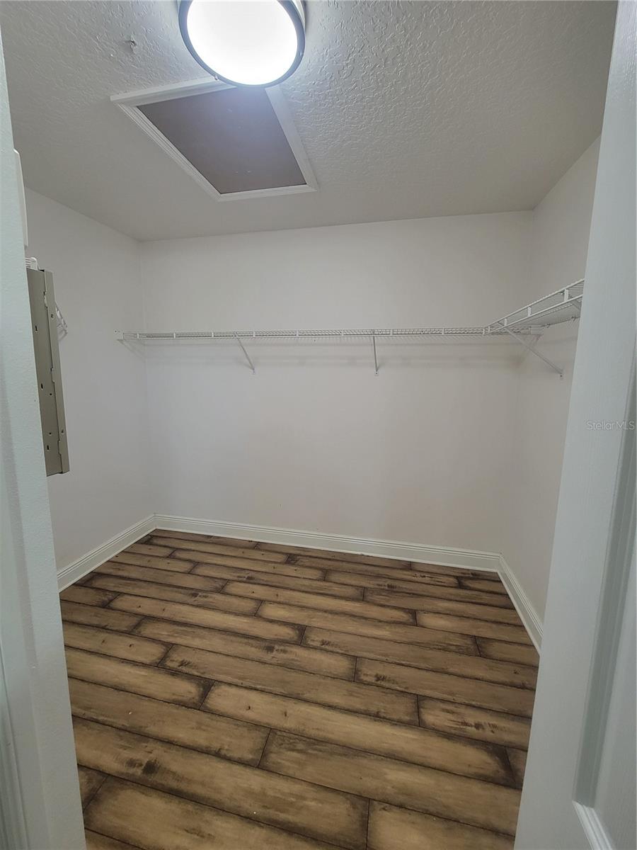 Image 27 of 55 For 119 Brandiwood Court