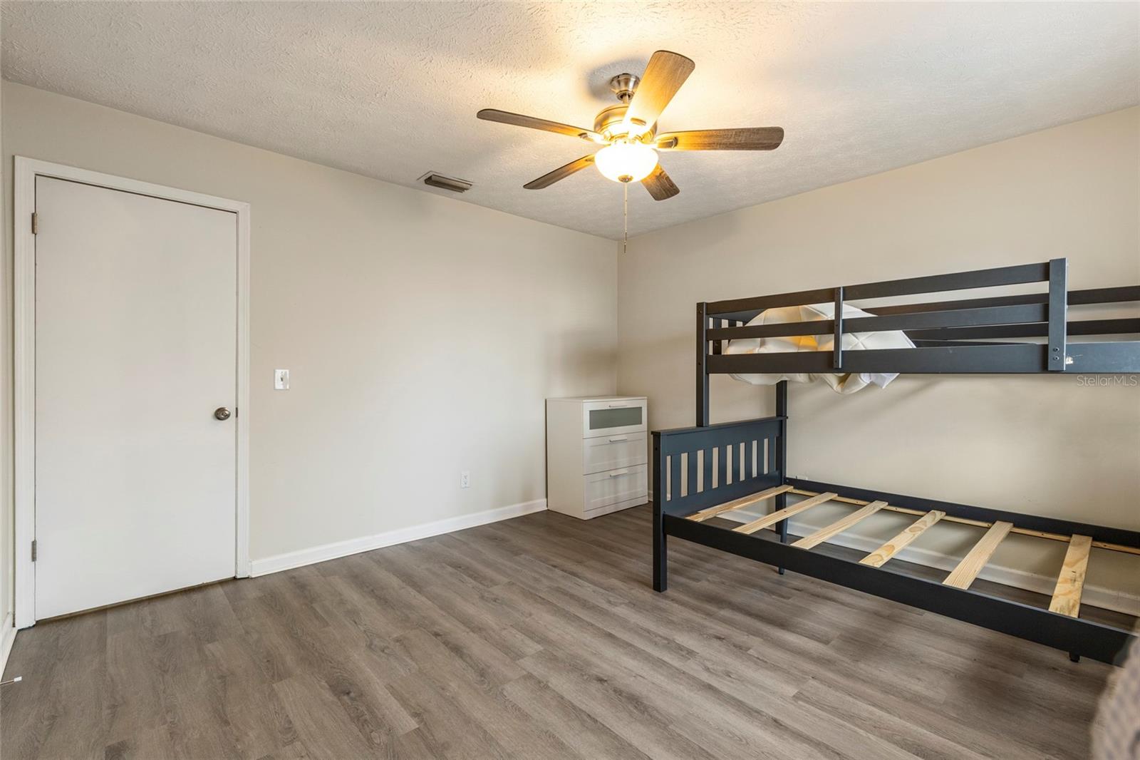 Image 10 of 17 For 4955 Knightsbridge Circle N