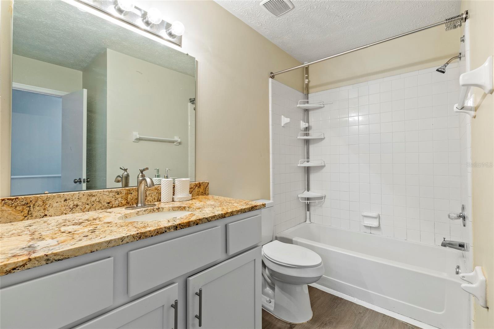 Image 16 of 17 For 4955 Knightsbridge Circle N