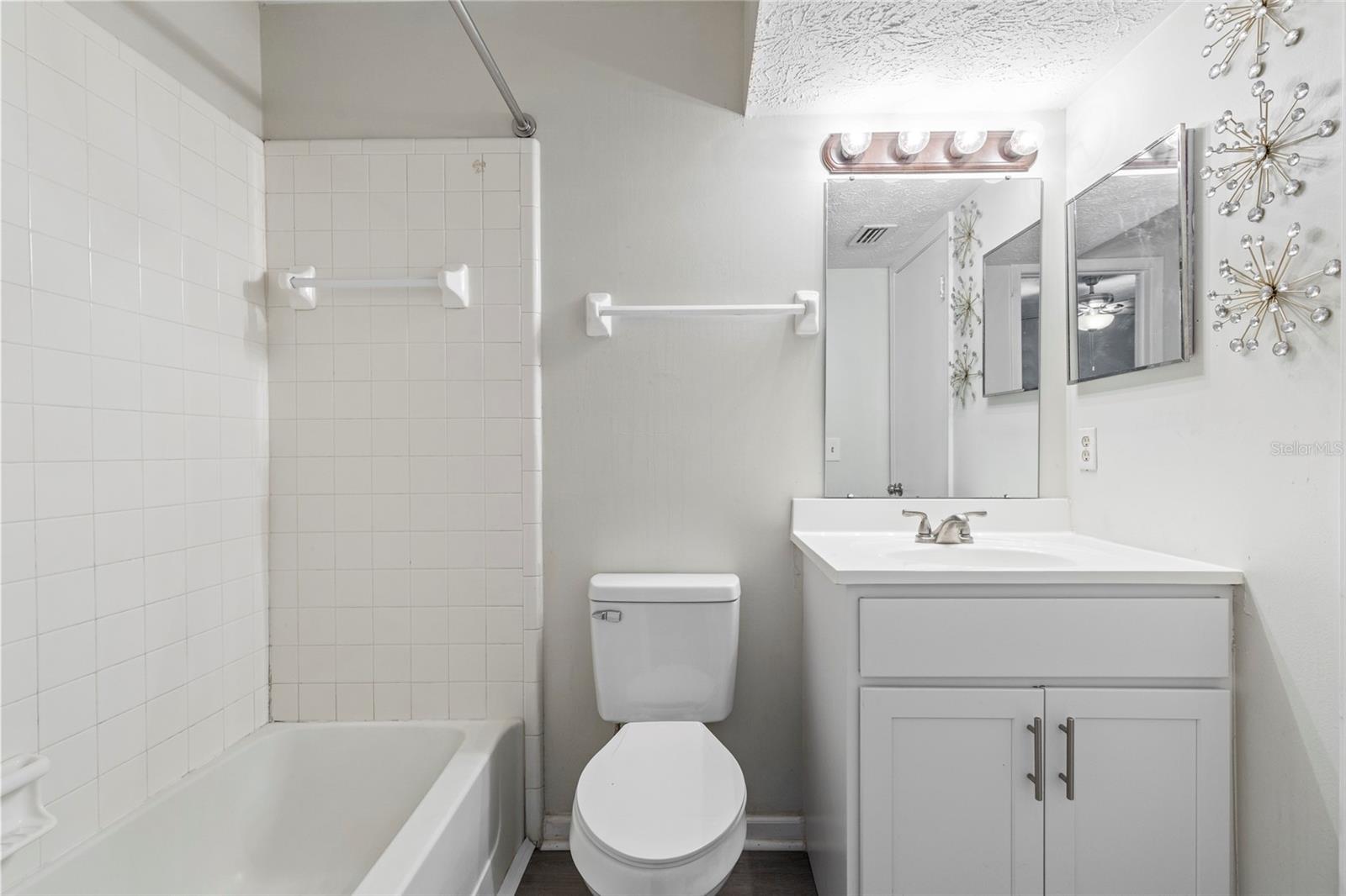 Image 7 of 17 For 4955 Knightsbridge Circle N