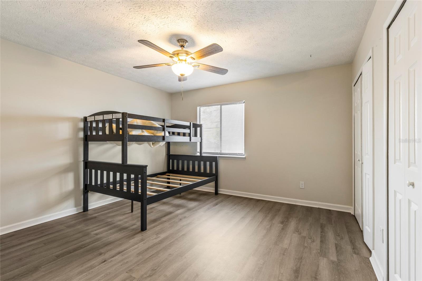 Image 9 of 17 For 4955 Knightsbridge Circle N