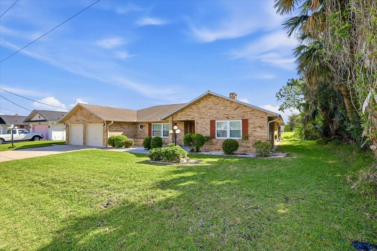 Image 51 of 60 For 23 Christopher Court