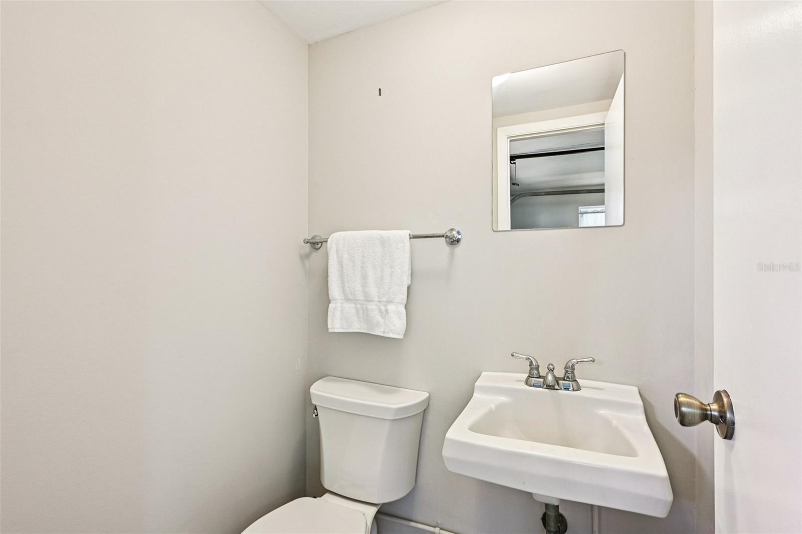 Image 18 of 60 For 8507 Synhoff Drive