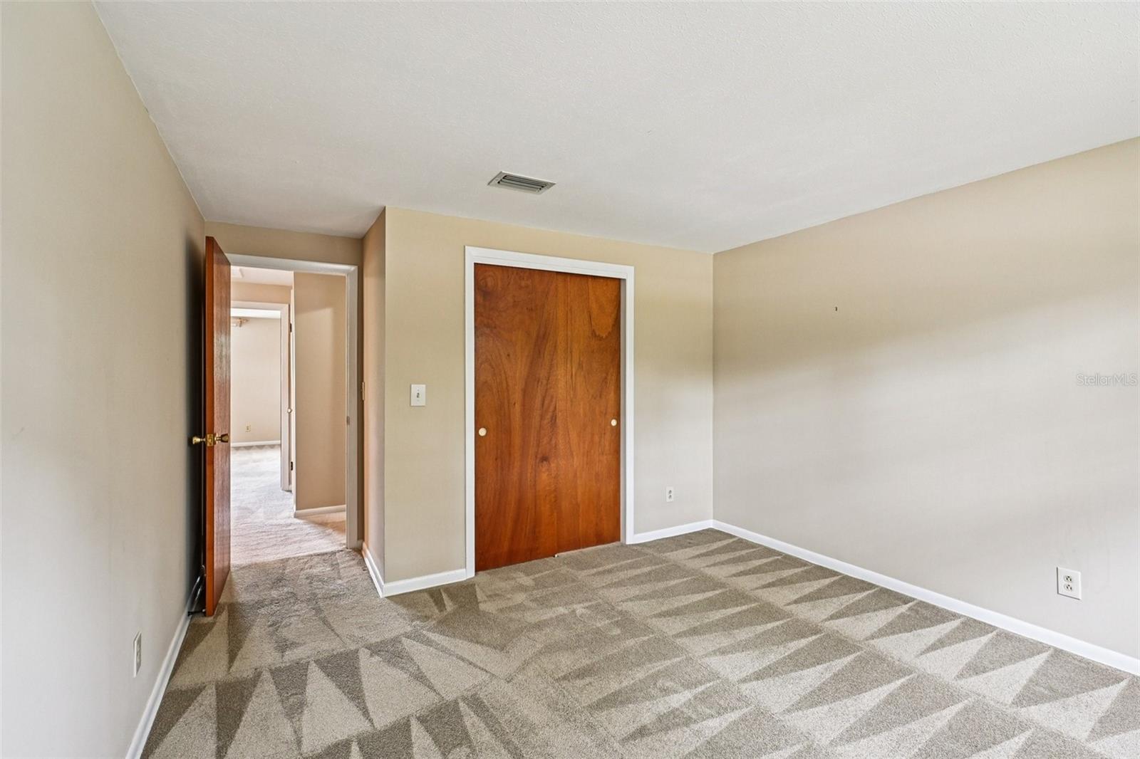 Image 20 of 60 For 8507 Synhoff Drive