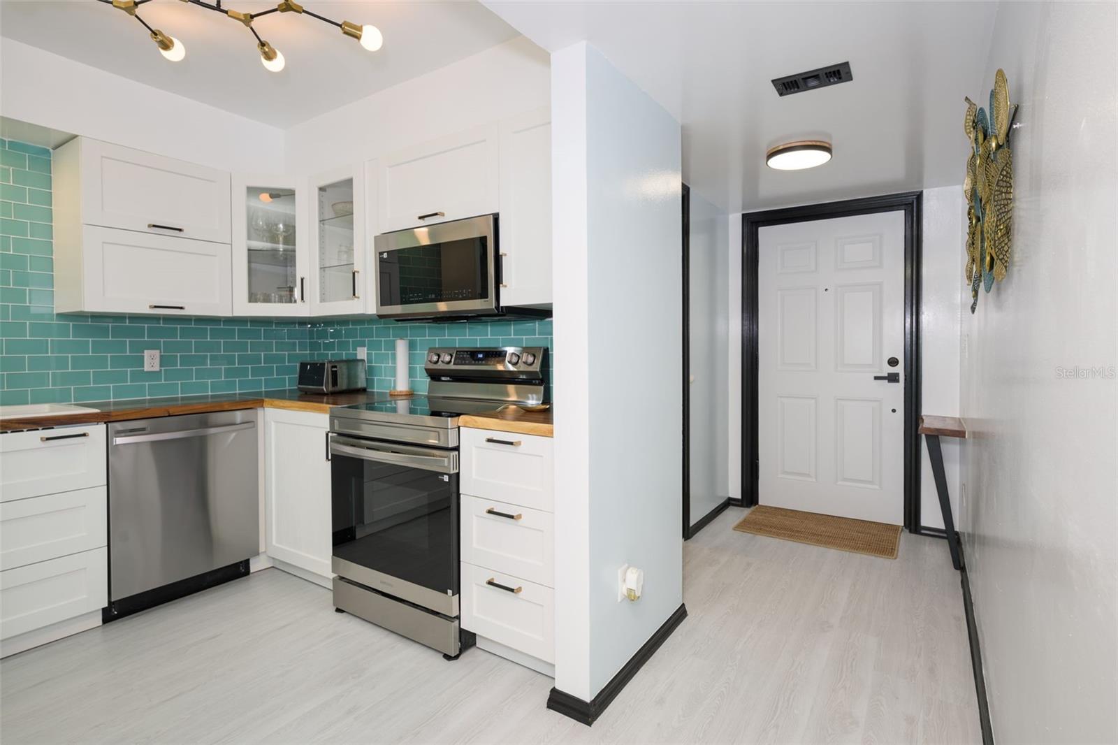 Image 4 of 46 For 2220 Ocean Shore Boulevard 505a