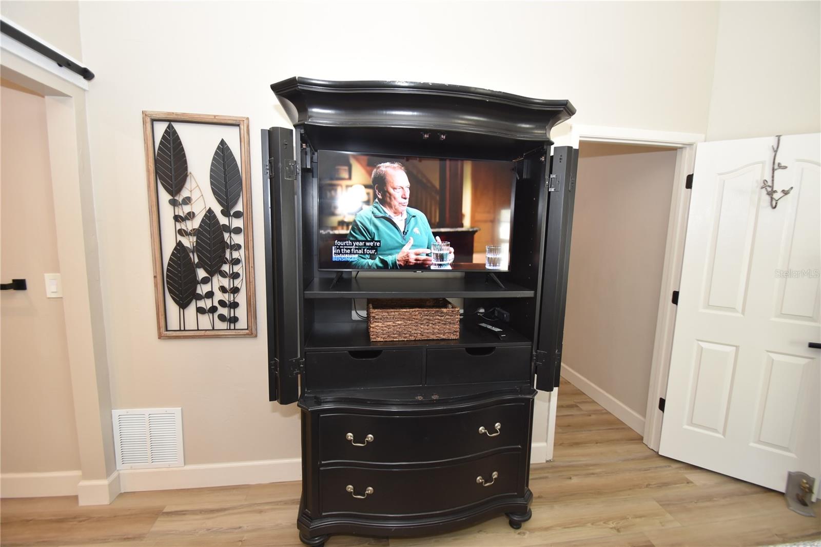 Image 17 of 38 For 1 Bedford Drive