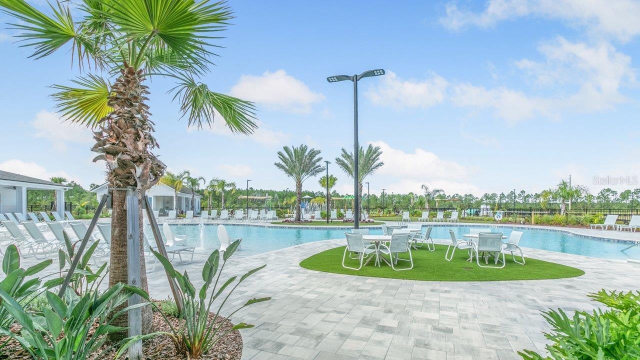 Image 17 of 37 For 5 Oakleaf Court