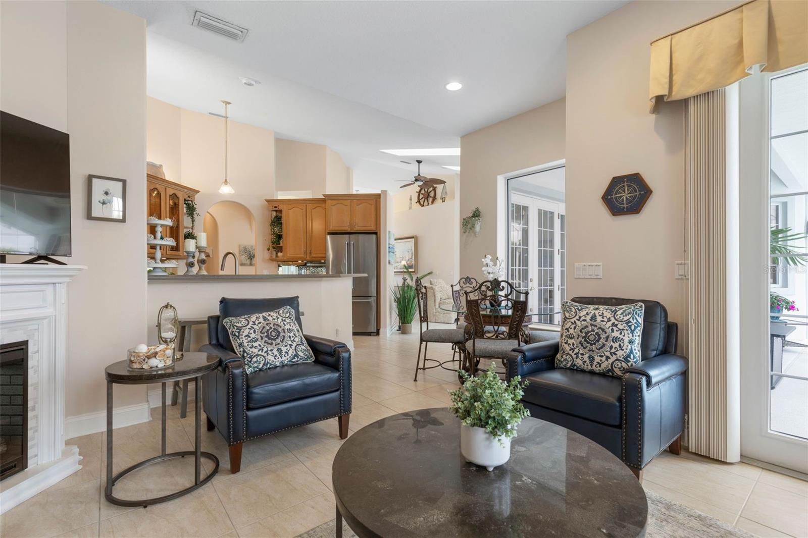 Image 11 of 79 For 9 Coconut Court