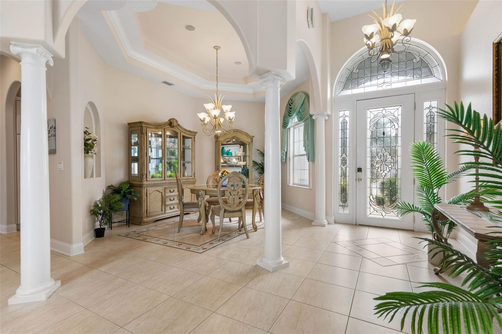 Image 22 of 79 For 9 Coconut Court