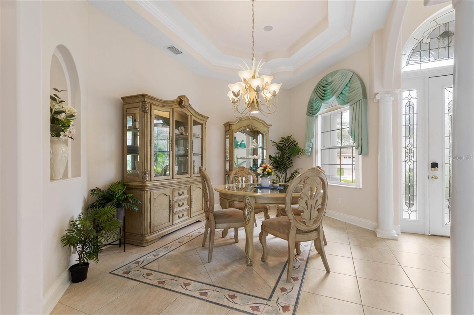 Image 23 of 79 For 9 Coconut Court