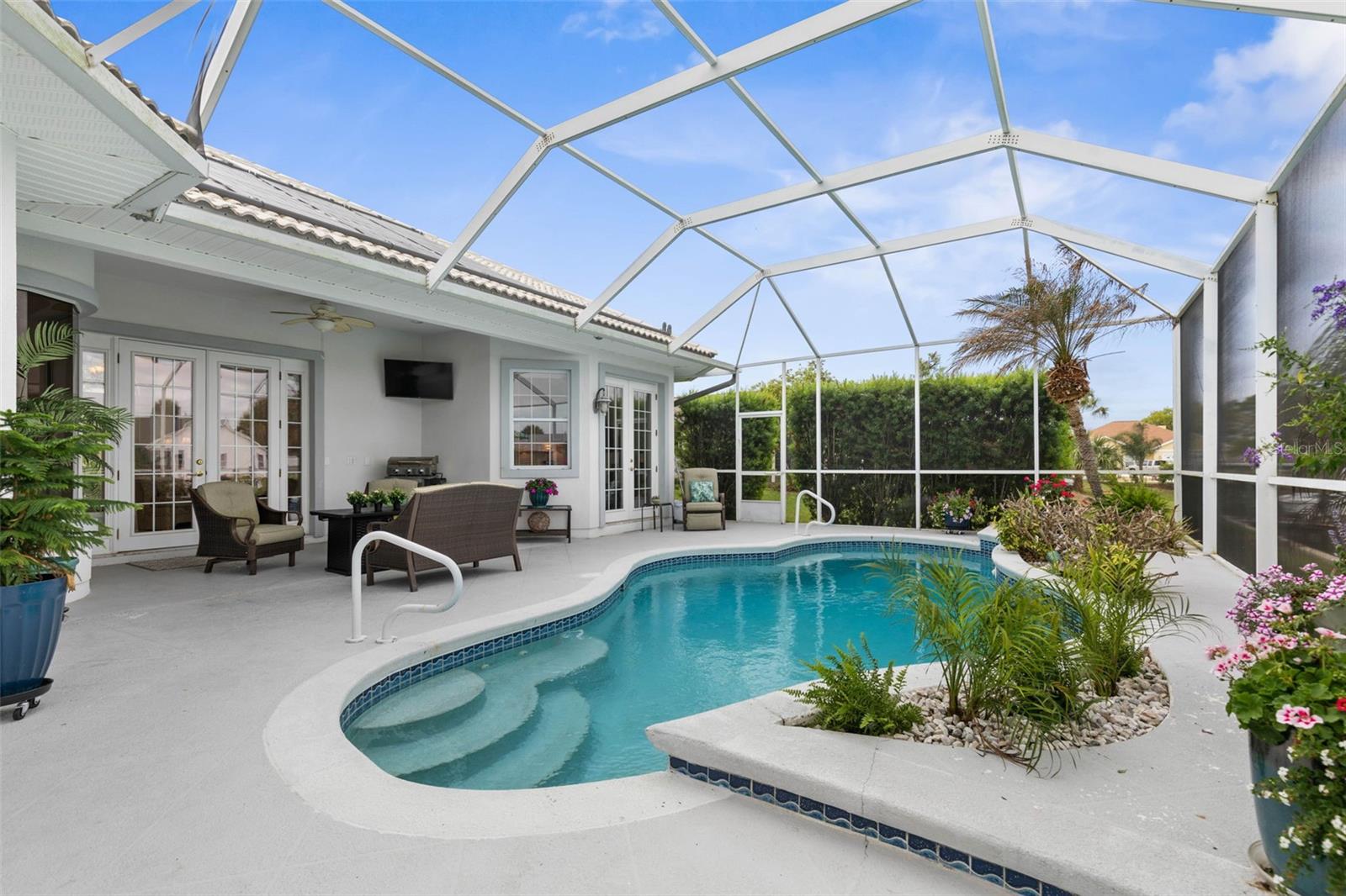 Image 3 of 79 For 9 Coconut Court