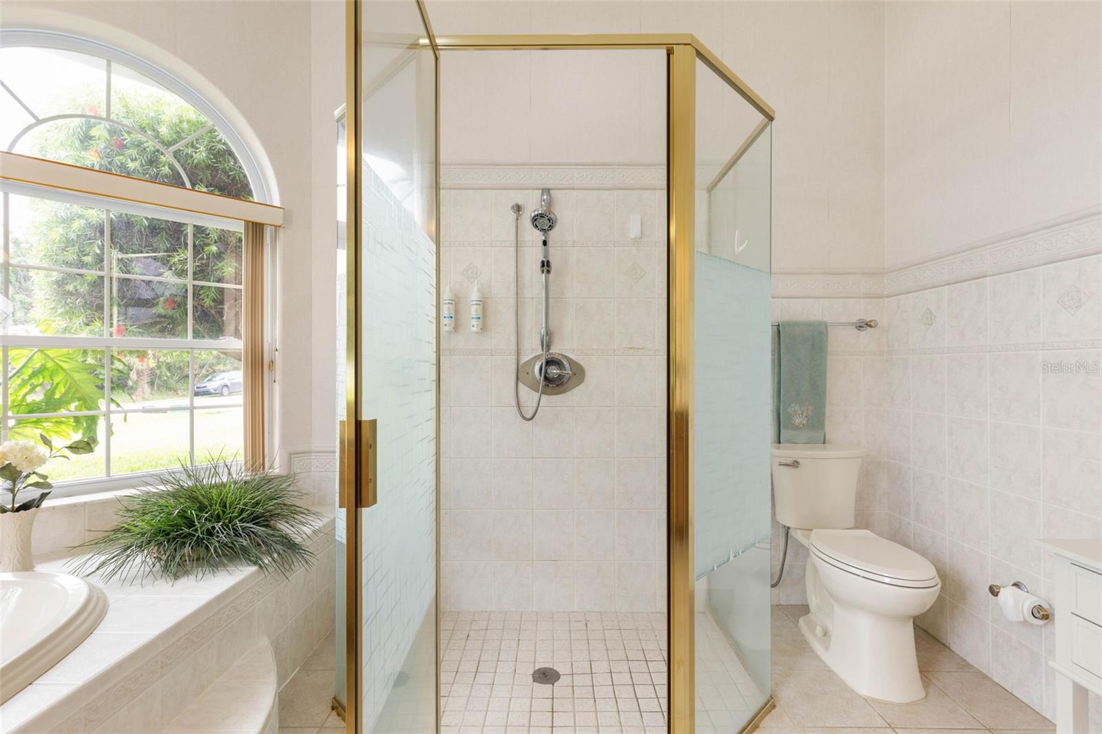 Image 40 of 79 For 9 Coconut Court