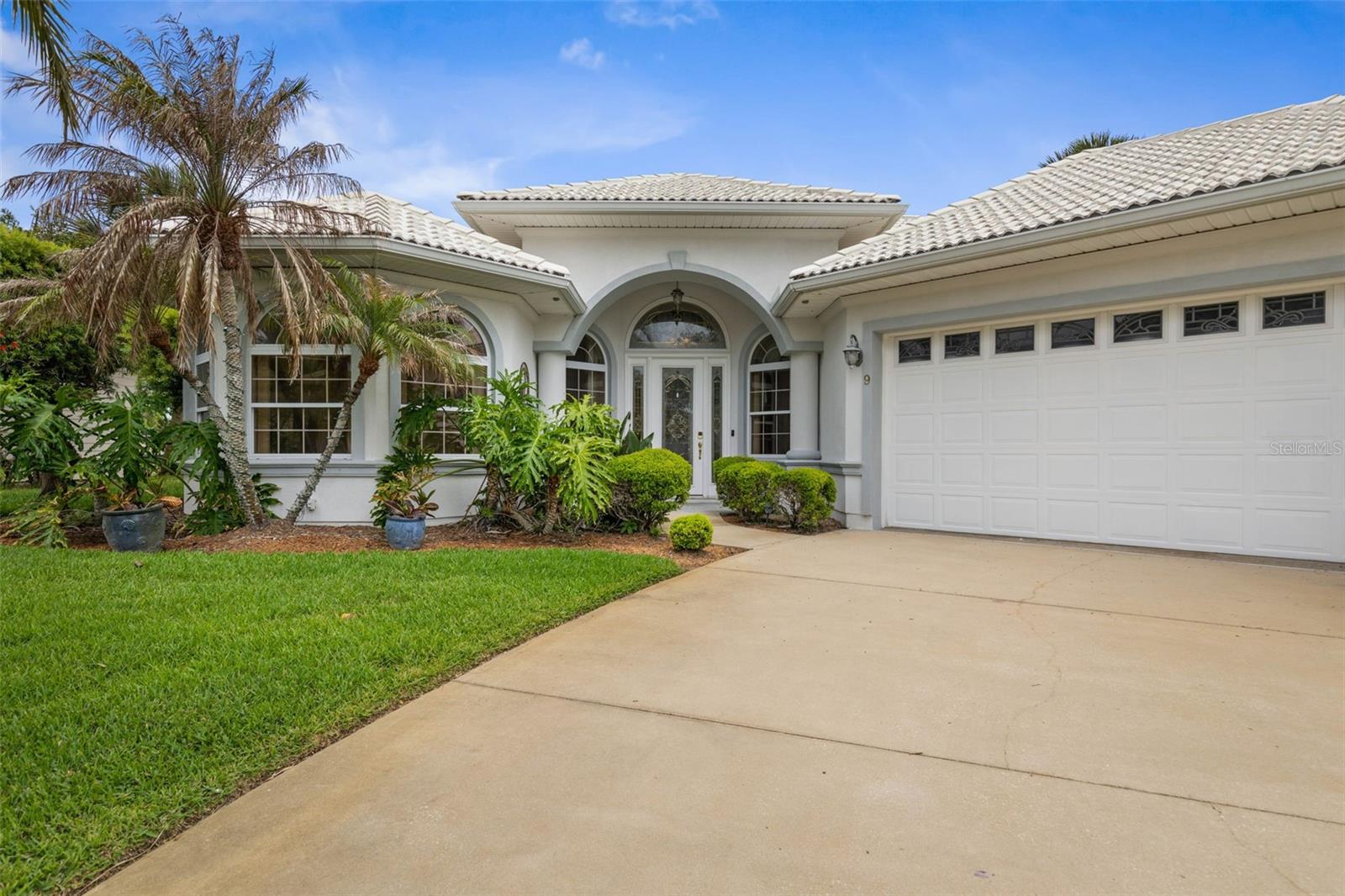 Image 7 of 79 For 9 Coconut Court