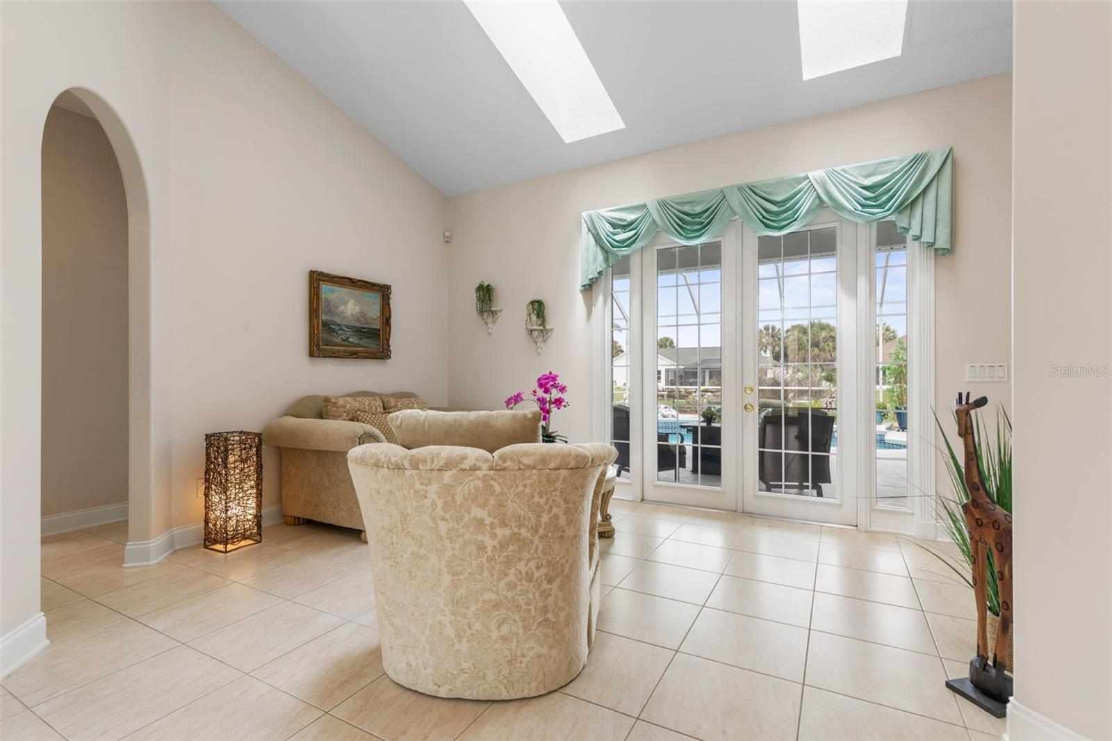 Image 9 of 79 For 9 Coconut Court