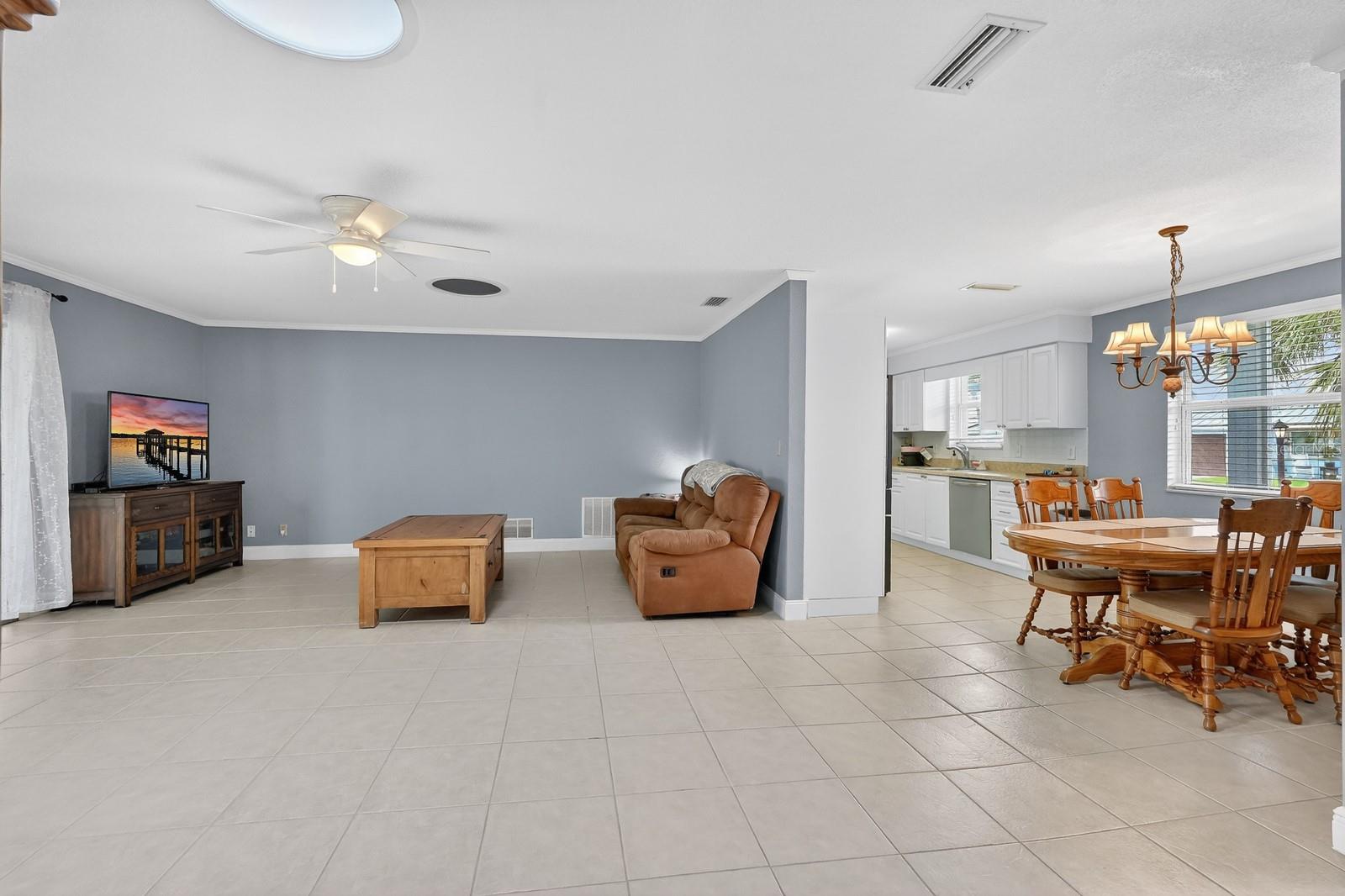 Image 14 of 48 For 30 Longfellow Circle