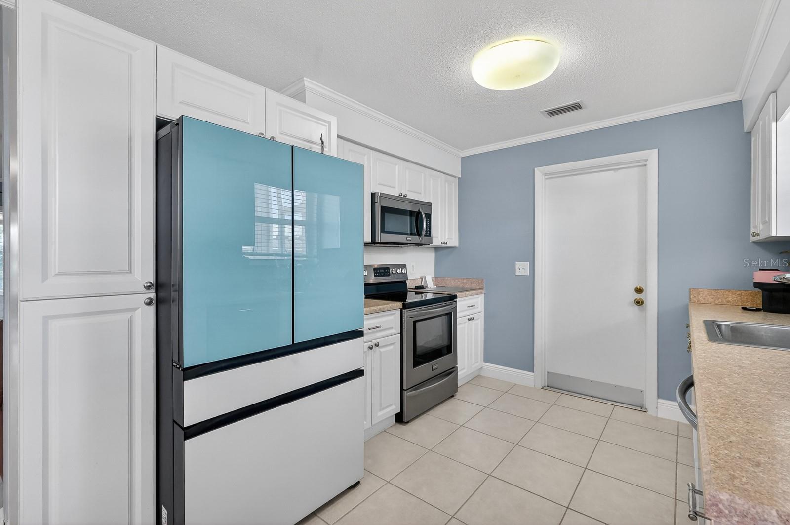 Image 17 of 48 For 30 Longfellow Circle