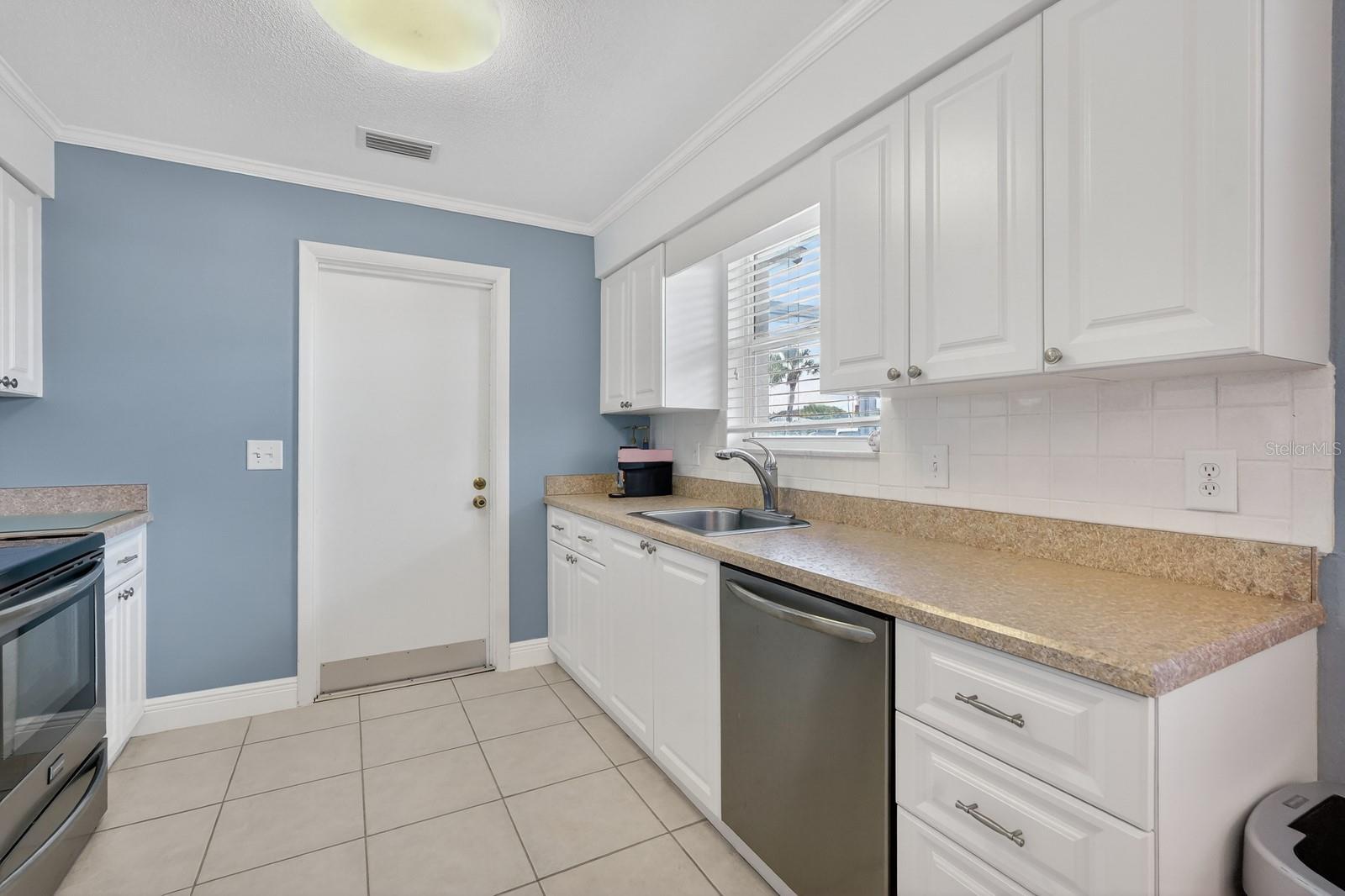 Image 18 of 48 For 30 Longfellow Circle