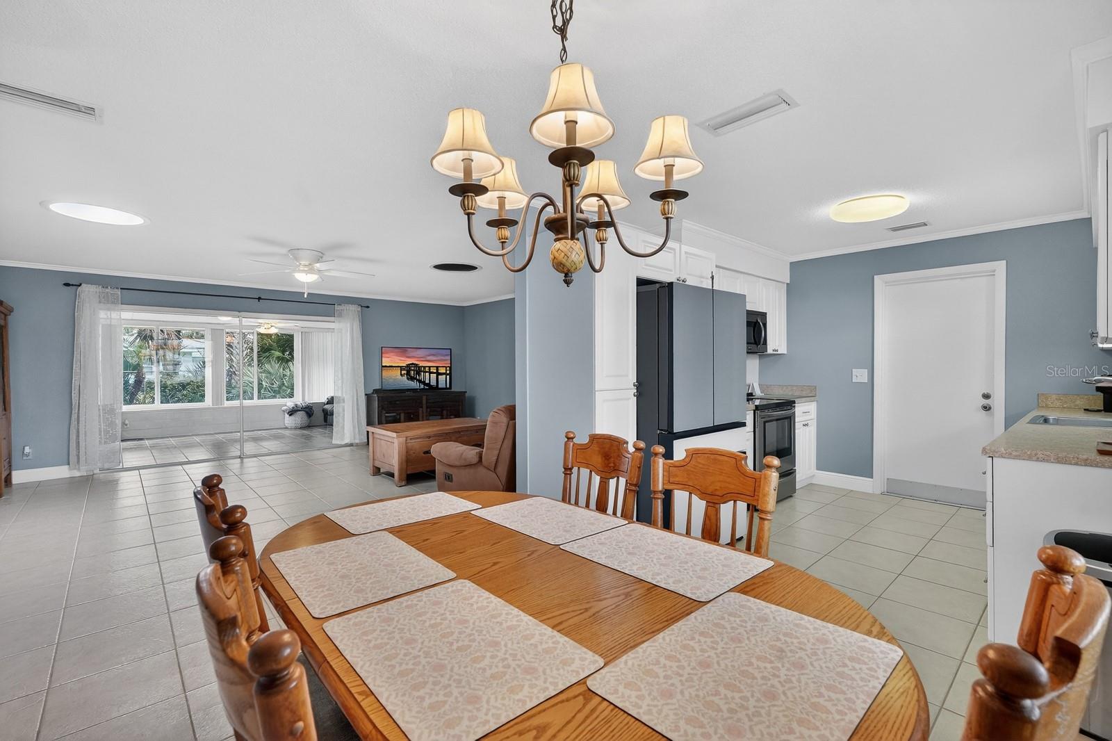 Image 21 of 48 For 30 Longfellow Circle