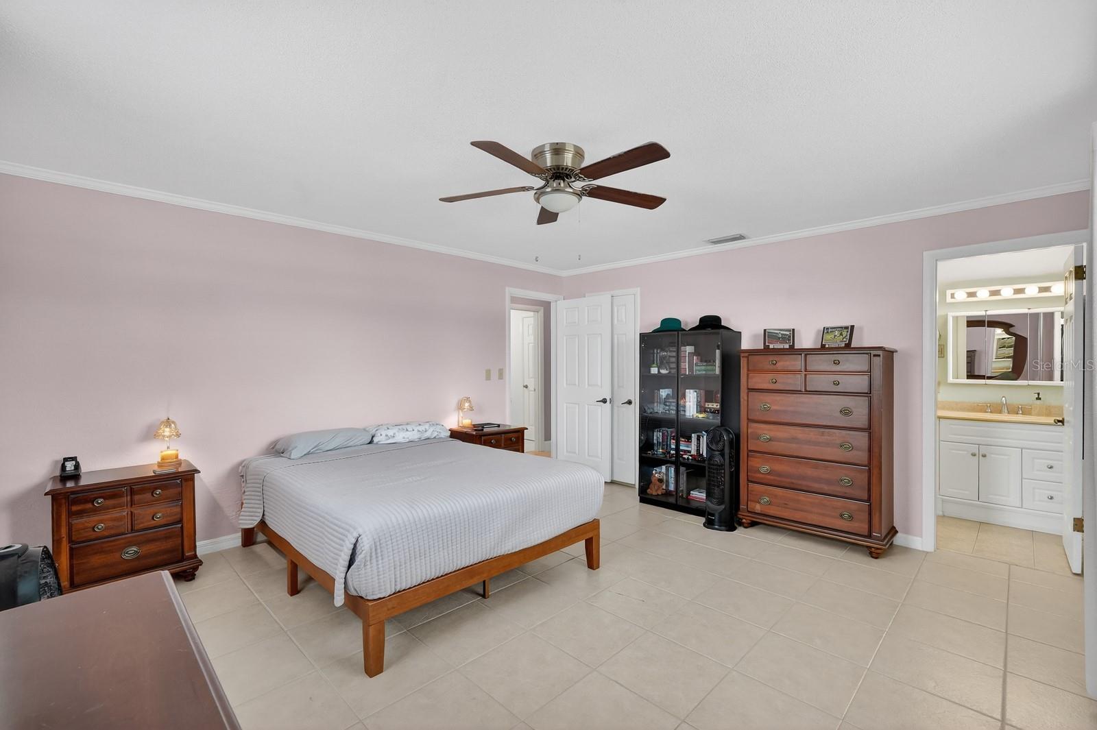 Image 24 of 48 For 30 Longfellow Circle