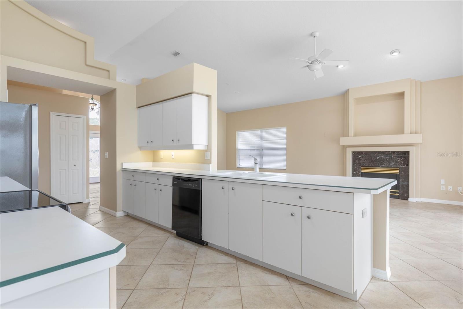 Image 14 of 100 For 60 Villa Lago Lane