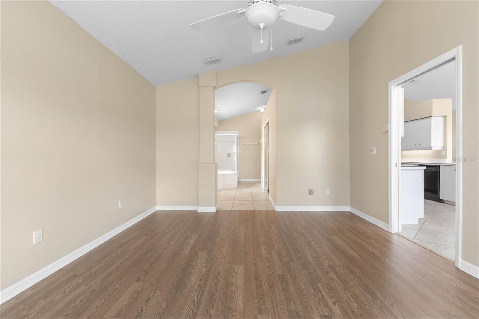 Image 19 of 100 For 60 Villa Lago Lane