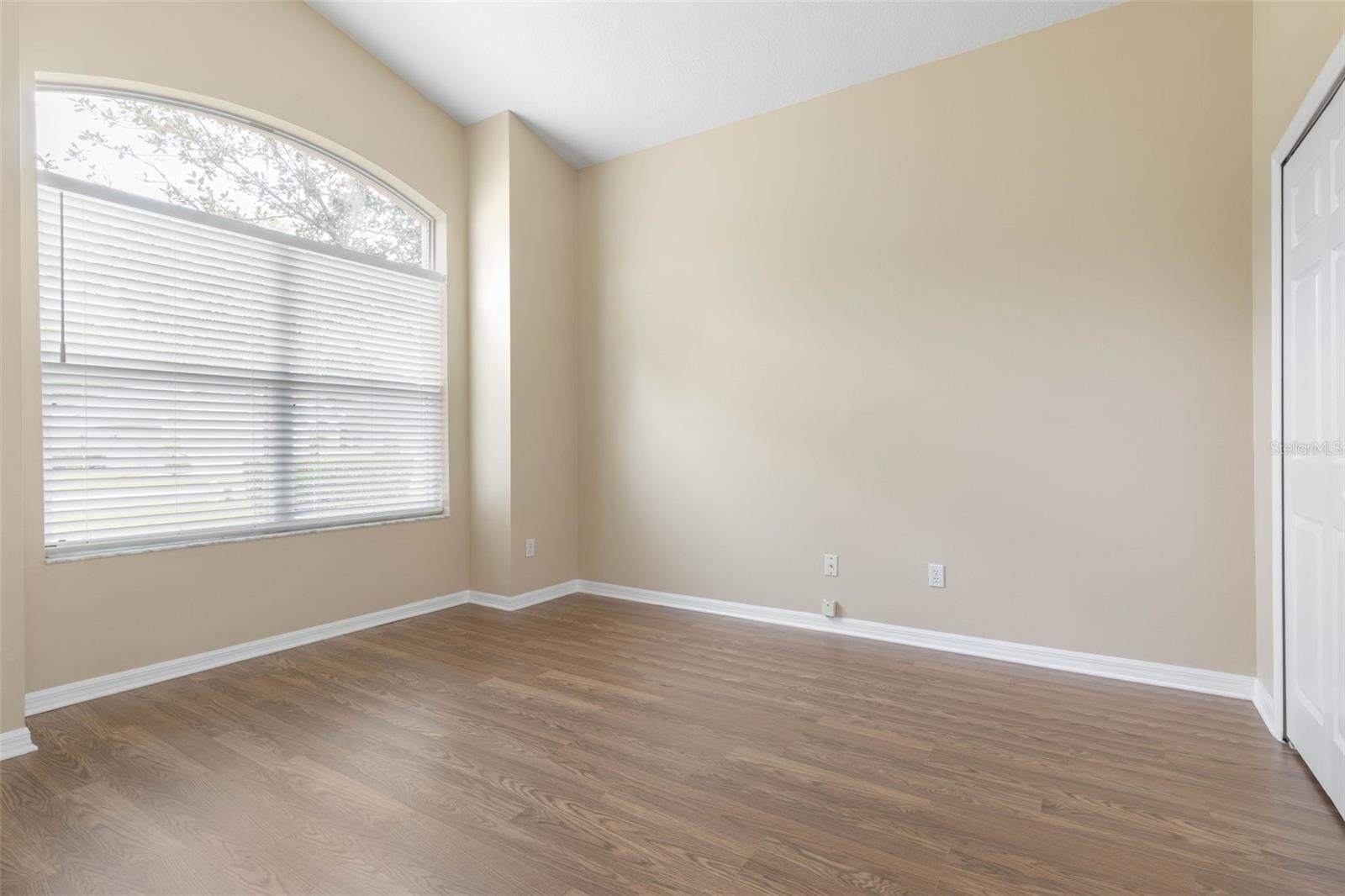 Image 31 of 100 For 60 Villa Lago Lane