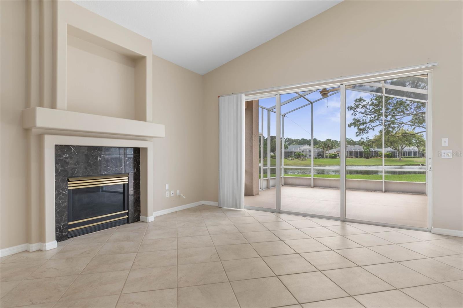 Image 5 of 100 For 60 Villa Lago Lane