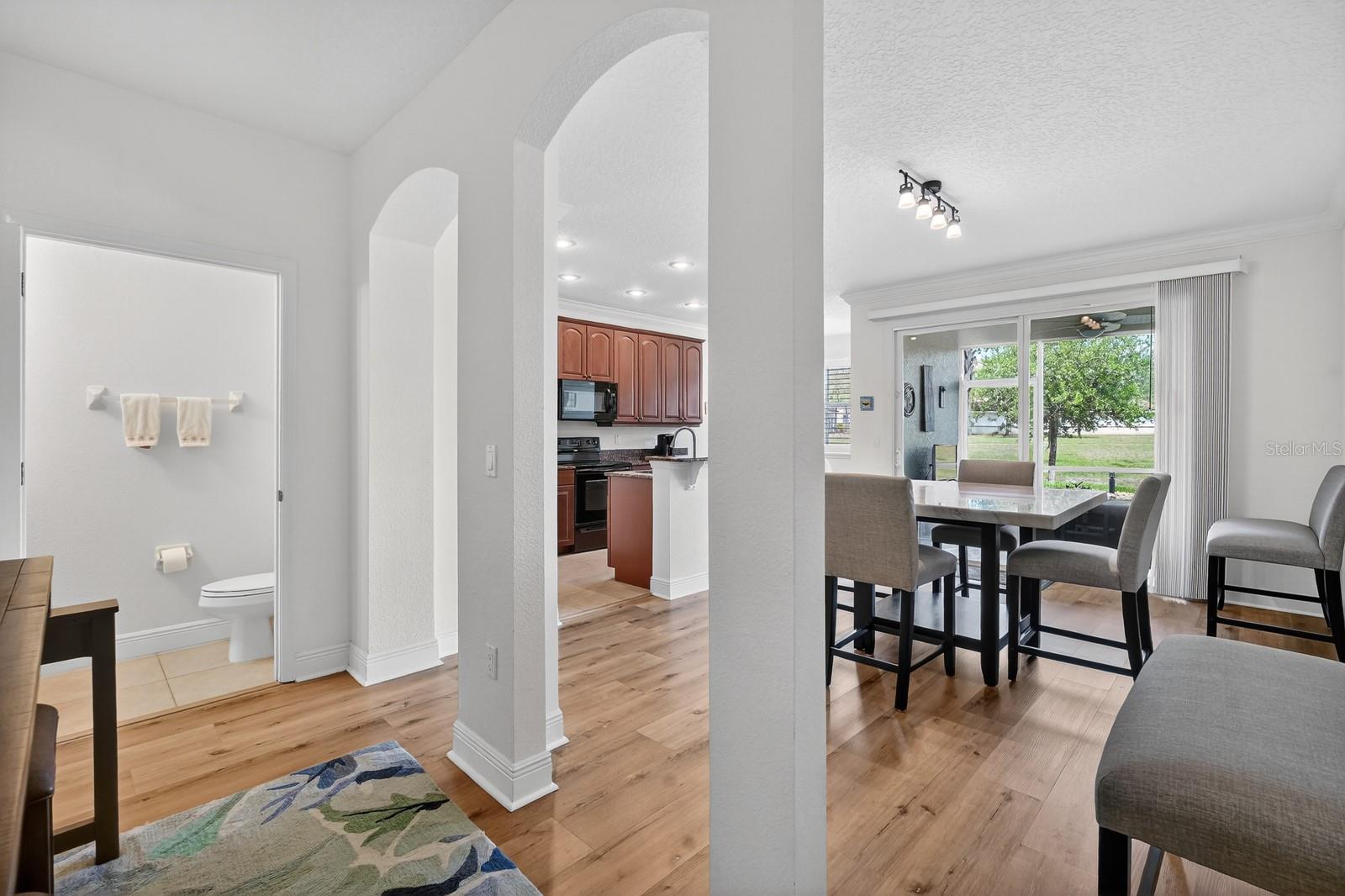 Image 14 of 41 For 200 Riverview Bend S 915