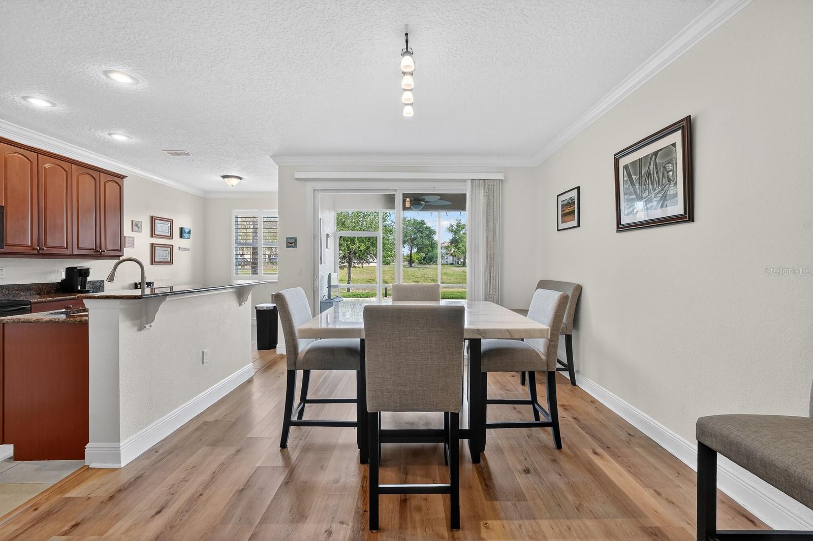 Image 17 of 41 For 200 Riverview Bend S 915