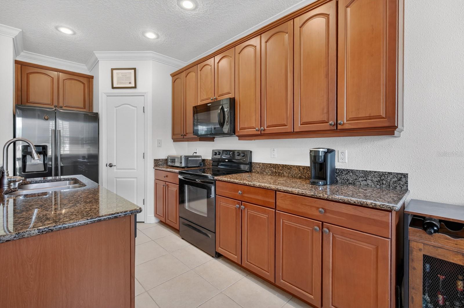 Image 21 of 41 For 200 Riverview Bend S 915