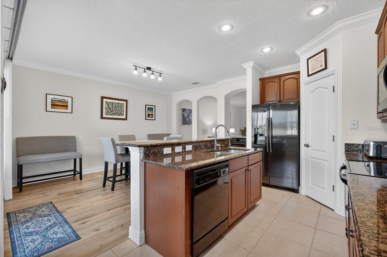 Image 23 of 41 For 200 Riverview Bend S 915