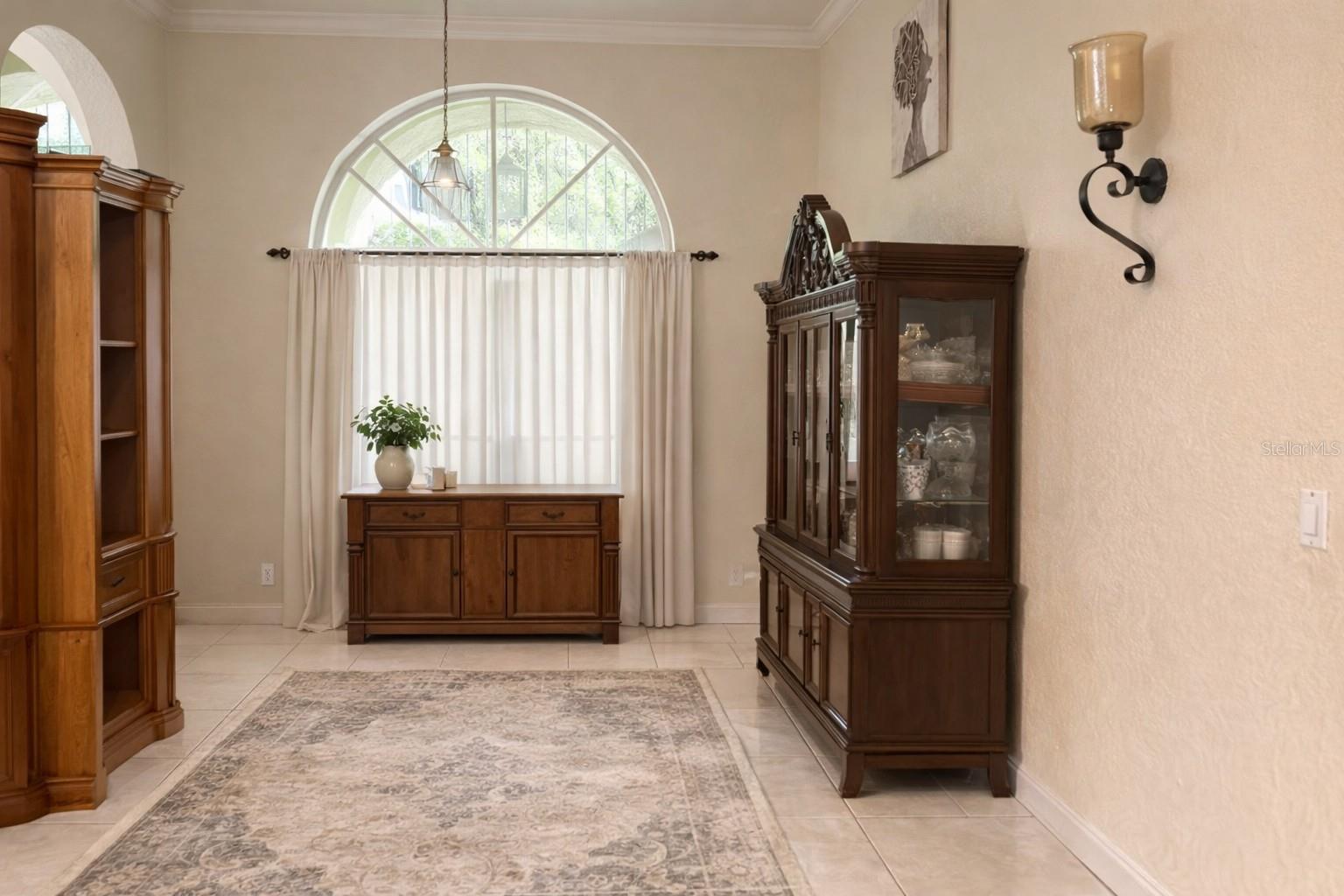 Image 7 of 17 For 4100 Temple Street