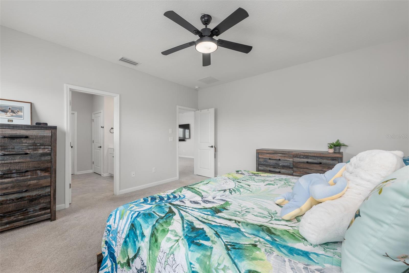 Image 24 of 54 For 121 Nighthawk Lane