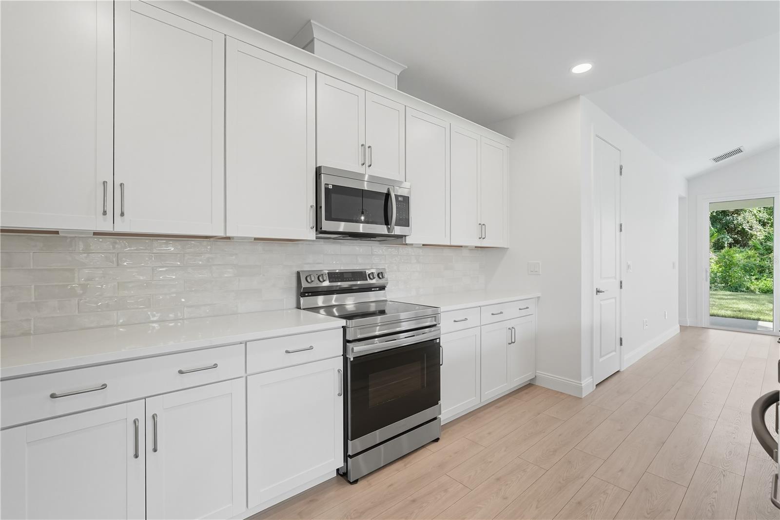 Listing photo id 15 for 36 Brockton Lane