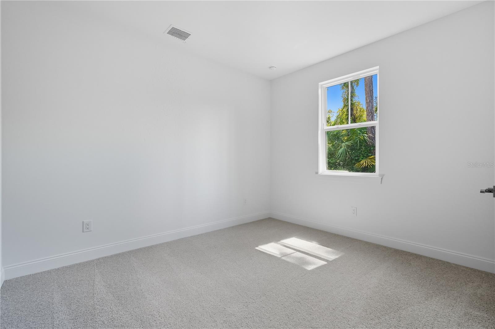 Listing photo id 22 for 36 Brockton Lane