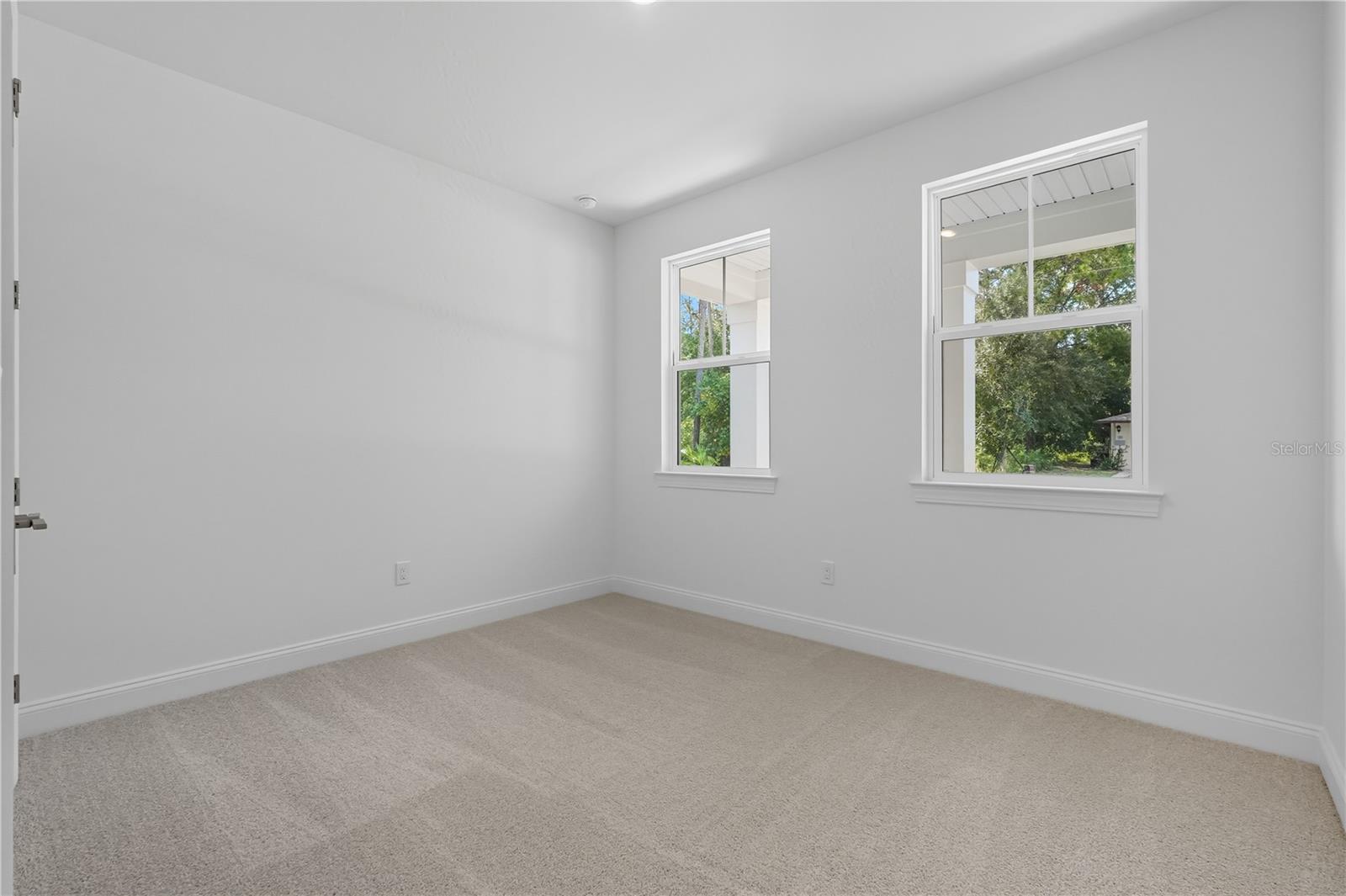 Listing photo id 23 for 36 Brockton Lane