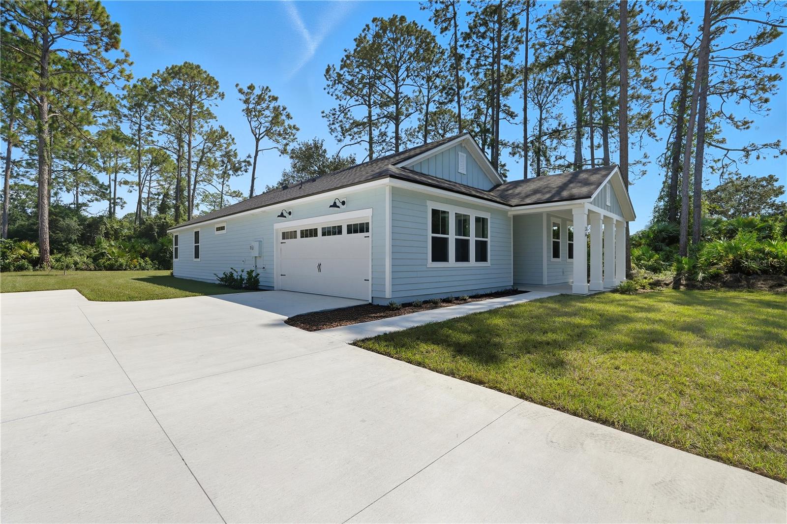 Listing photo id 1 for 36 Brockton Lane