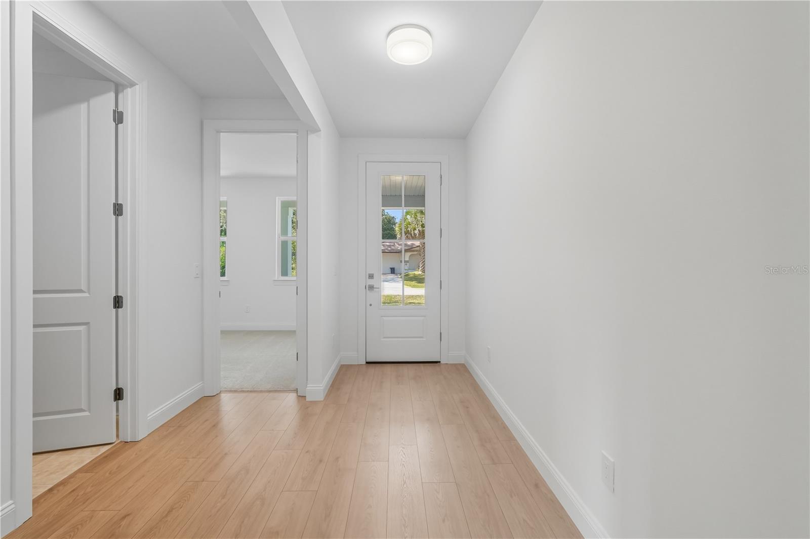 Listing photo id 3 for 36 Brockton Lane