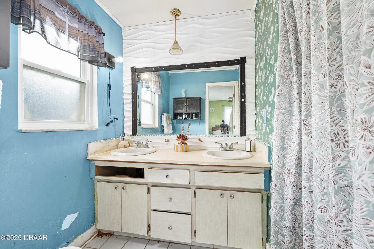 Image 6 of 28 For 4322 Atlantic Avenue